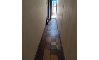 VENTA  CASA  CASTILLA PRIMER PISO CON APARTAESTUDIO AL LADO GANGA!!