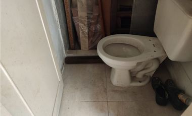 VENTA  CASA  CASTILLA PRIMER PISO CON APARTAESTUDIO AL LADO GANGA!!