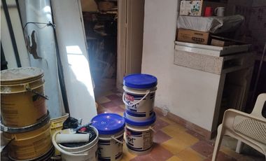 VENTA  CASA  CASTILLA PRIMER PISO CON APARTAESTUDIO AL LADO GANGA!!