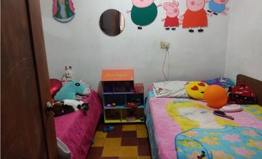 VENTA  CASA  CASTILLA PRIMER PISO CON APARTAESTUDIO AL LADO GANGA!!