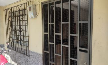 VENTA  CASA  CASTILLA PRIMER PISO CON APARTAESTUDIO AL LADO GANGA!!