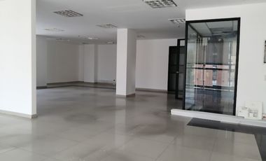 SE ARRIENDA EDIFICIO EN EL CHICO