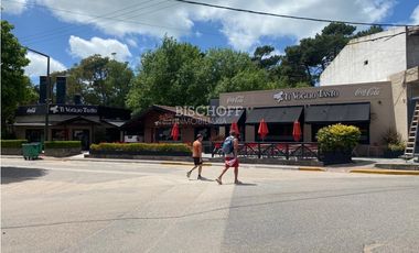 VENTA DE 3 LOCALES COMERCIALES SOBRE AVENIDA PRINCIPAL