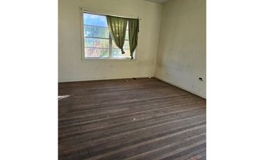 Amplia Casa en Esquina en Sector Aduana - Terreno de 800 m²