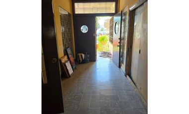 Amplia Casa en Esquina en Sector Aduana - Terreno de 800 m²
