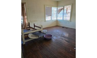 Amplia Casa en Esquina en Sector Aduana - Terreno de 800 m²