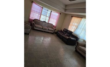 Amplia Casa en Esquina en Sector Aduana - Terreno de 800 m²