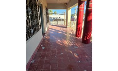 Amplia Casa en Esquina en Sector Aduana - Terreno de 800 m²