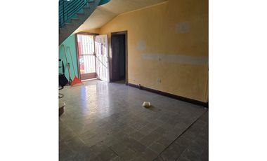 Amplia Casa en Esquina en Sector Aduana - Terreno de 800 m²