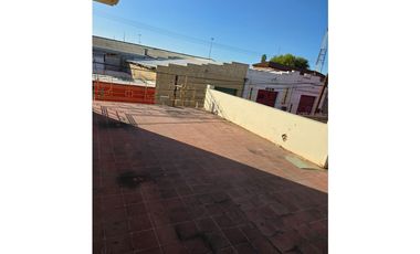 Amplia Casa en Esquina en Sector Aduana - Terreno de 800 m²