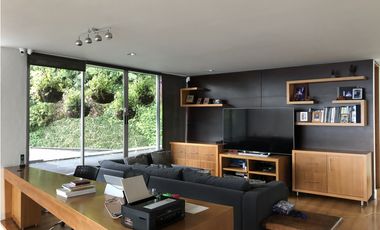 Casa Campestre Luxuri en via Palmas El Poblado  con vista a la Ciudad