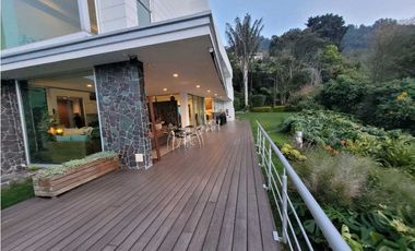 Casa Campestre Luxuri en via Palmas El Poblado  con vista a la Ciudad