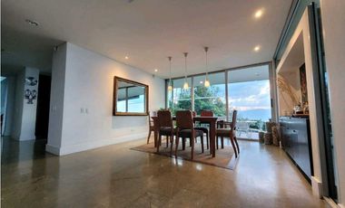 Casa Campestre Luxuri en via Palmas El Poblado  con vista a la Ciudad