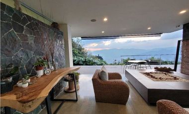 Casa Campestre Luxuri en via Palmas El Poblado  con vista a la Ciudad