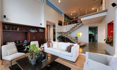 Casa Campestre Luxuri en via Palmas El Poblado  con vista a la Ciudad