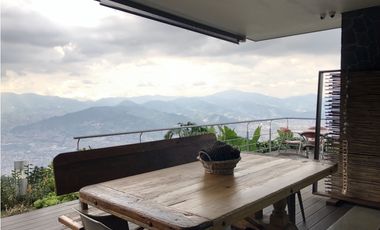 Casa Campestre Luxuri en via Palmas El Poblado  con vista a la Ciudad