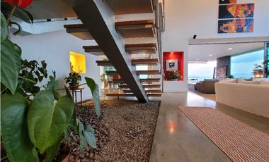 Casa Campestre Luxuri en via Palmas El Poblado  con vista a la Ciudad