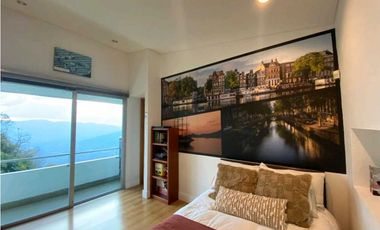 Casa Campestre Luxuri en via Palmas El Poblado  con vista a la Ciudad