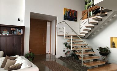 Casa Campestre Luxuri en via Palmas El Poblado  con vista a la Ciudad