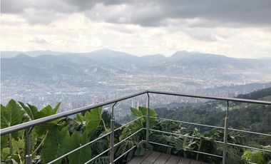 Casa Campestre Luxuri en via Palmas El Poblado  con vista a la Ciudad