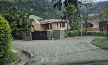 Lote en venta ubicado en La Siria, Ttiribí.