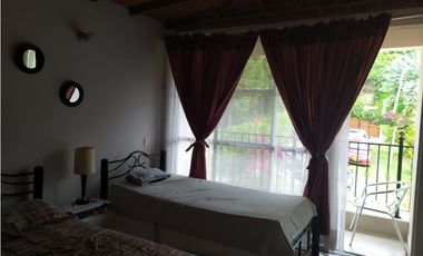 VENDO CASA CAMPESTRE MESITAS DEL COLEGIO