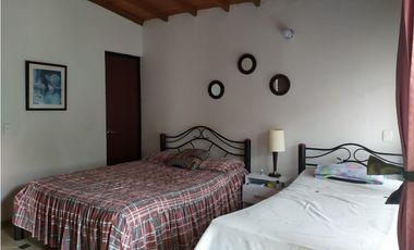 VENDO CASA CAMPESTRE MESITAS DEL COLEGIO