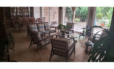 Casa de 6 hab y piscina en venta barrio La Magdalena - Girardot,