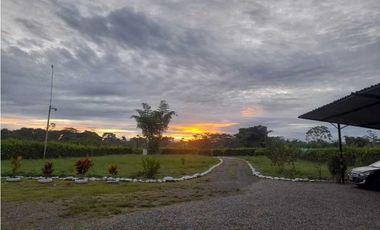 CASA CAMPESTRE CONJUNTO CERRADO