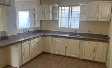 Casa en venta en Urbanización La Martina, Durán. RoxM