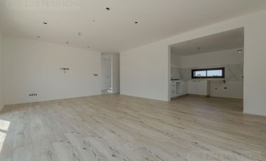 Casa en San Sebastián hermosa ubicación CON VISTA AL AGUA MB