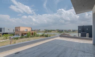 Casa en San Sebastián hermosa ubicación CON VISTA AL AGUA MB