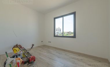 Casa en San Sebastián hermosa ubicación CON VISTA AL AGUA MB