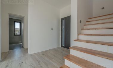 Casa en San Sebastián hermosa ubicación CON VISTA AL AGUA MB
