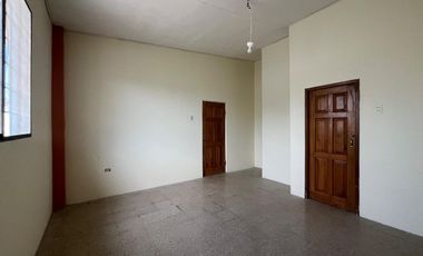 Venta de casa de una planta a pocas cuadras del Malecón, GabR