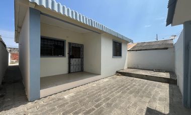 Venta de casa de una planta a pocas cuadras del Malecón, GabR