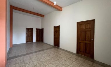 Venta de casa de una planta a pocas cuadras del Malecón, GabR