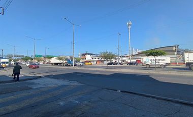 Local Comercial en  alquiler en Av. 25 de Julio, GinS