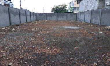 Alquilo Terreno Esquinero 420mt²  Via a la Costa atras de Logos SanS
