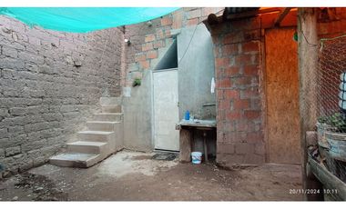 VENDO TERRENO 300M2 A PIE DE PISTA URUBAMBA CUSCO PERÚ