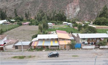 VENDO TERRENO 300M2 A PIE DE PISTA URUBAMBA CUSCO PERÚ