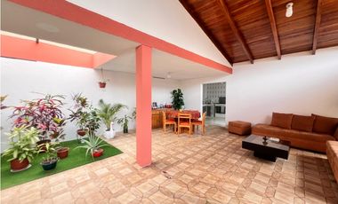 Carcelén, Casa Comercial en Renta, 325m2, 10 Ambientes