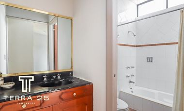 CASA EN VENTA EN LOMAS DE TARANGO