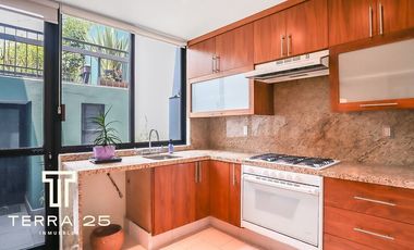 CASA EN VENTA EN LOMAS DE TARANGO