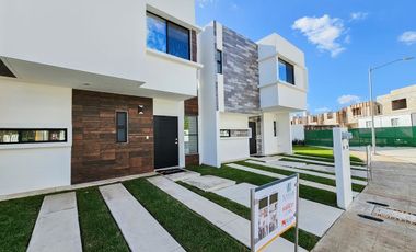 Casa · 3 Recámaras · Avenida Huayacan · Amenidades · Casa Club · SYB