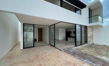 Exclusiva casa en venta en privada residencial zona de Tamanché.