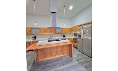 Vendo Casa Remodelada Loma Tesoro
