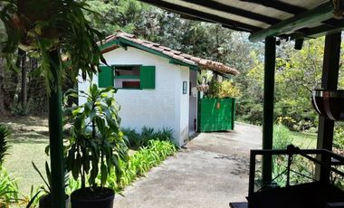 Venta de Excelente Terreno  y casa en la Via Carabanchel el Retiro
