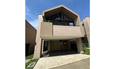 Casa para Arriendo en El Retiro
