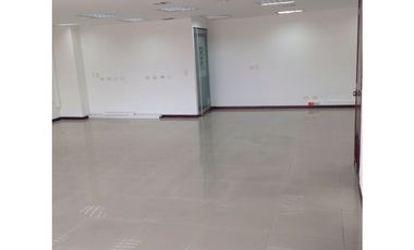 OFICINA EN VENTA SECTOR LAURELES